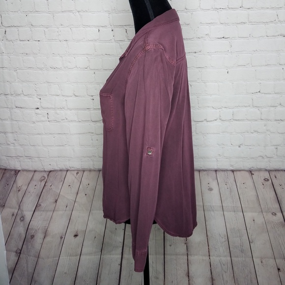 Rock & Republic Burgandy Button Up Long Sleeve Top - Picture 2 of 7